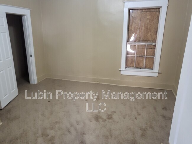 Building Photo - 1498 Bryan St