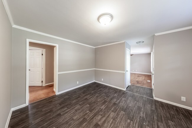 Building Photo - The Silver Lake Gem