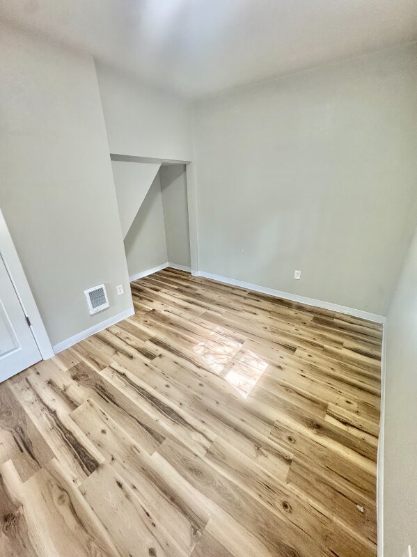 Foto del edificio - 908 W 13th St