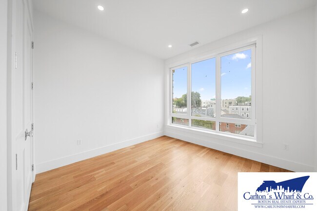 Foto del edificio - 218 Old Colony Ave