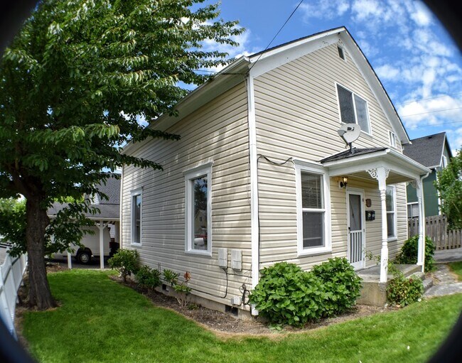 716 Rita St, SedroWoolley, WA 98284 Townhome Rentals in Sedro