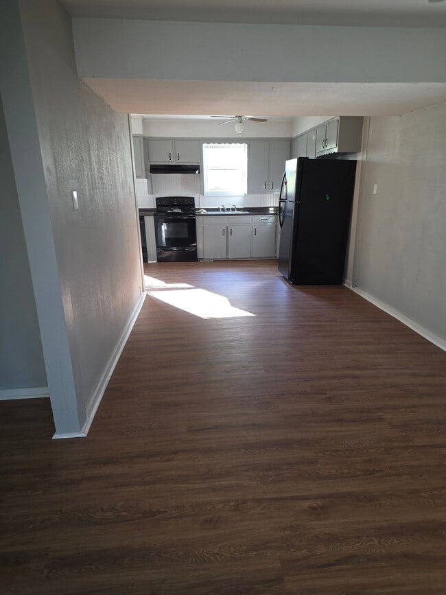 Building Photo - 309 Peverly St