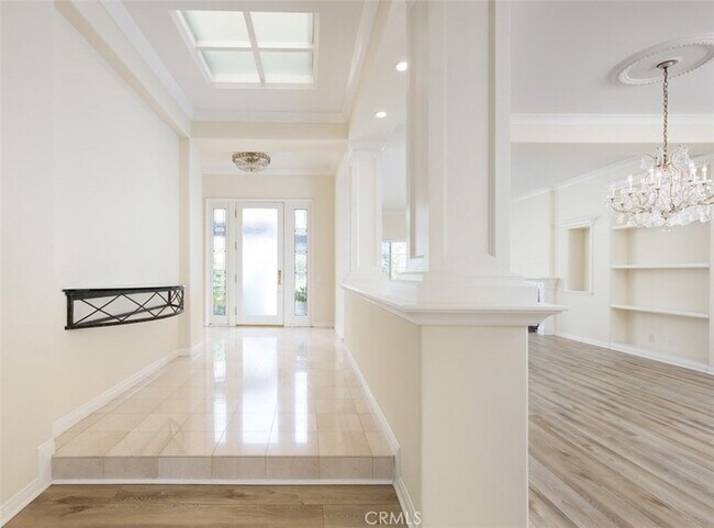Building Photo - 23 Marbella