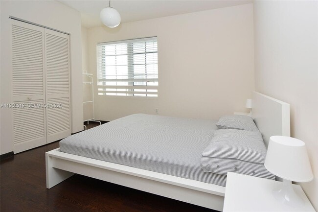 Building Photo - 435 21st St