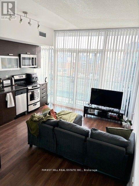 Building Photo - 36 Lisgar St