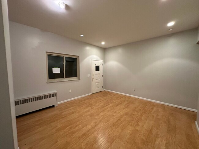 Building Photo - 449 Cedarville St
