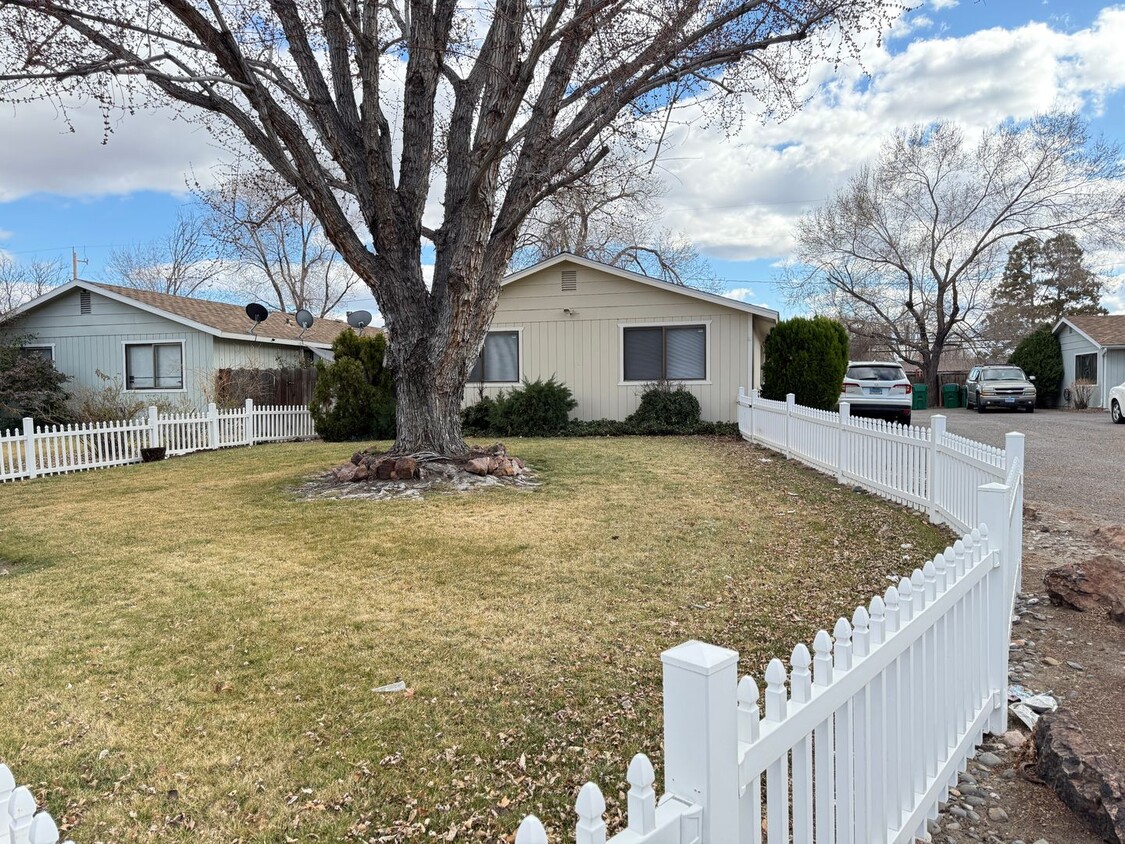 Primary Photo - Charming 2 bedroom, 1 bath Duplex