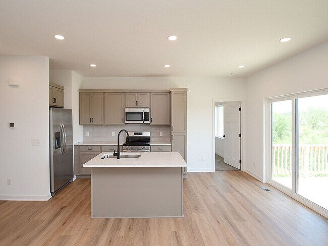 Foto del edificio - 14802-14804 Bruning Street