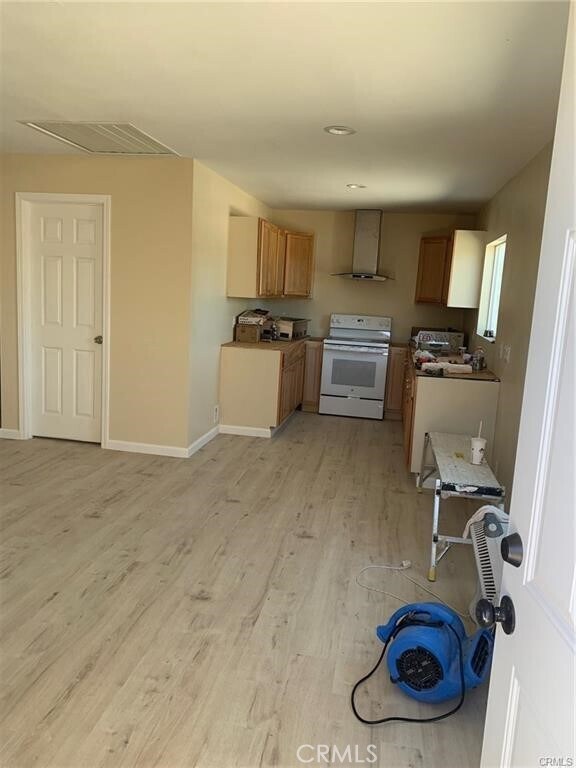 Foto del edificio - 21533 Pine Ridge Ave