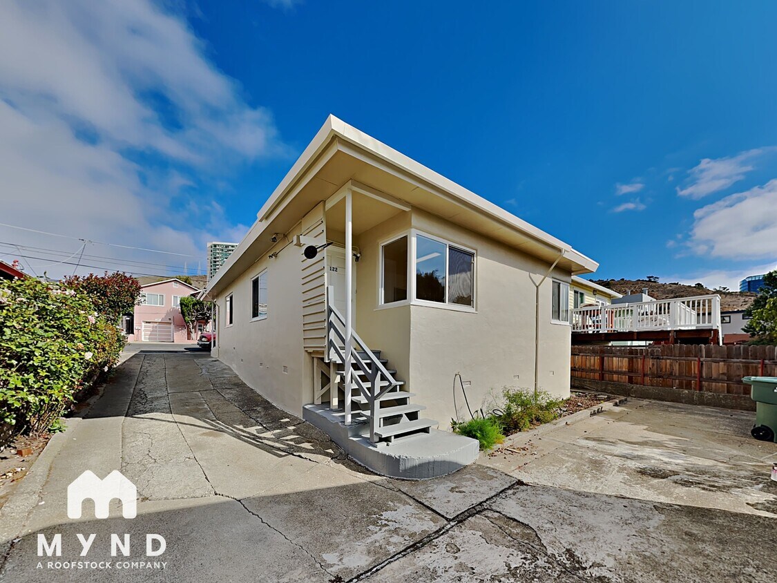 Primary Photo - 122 Madrone Ave