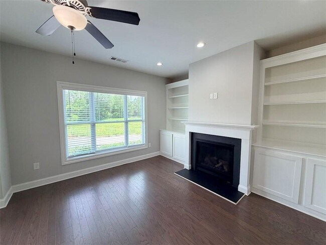 Foto del edificio - 860 Westmoreland Circle Northwest