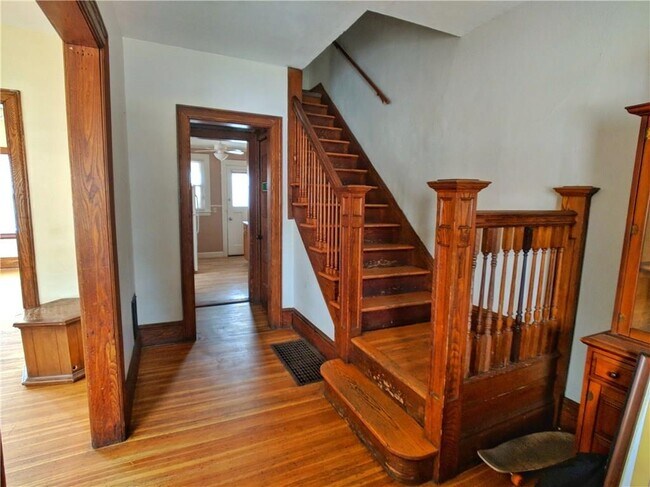 Foto del edificio - 1208 S Plymouth Ave