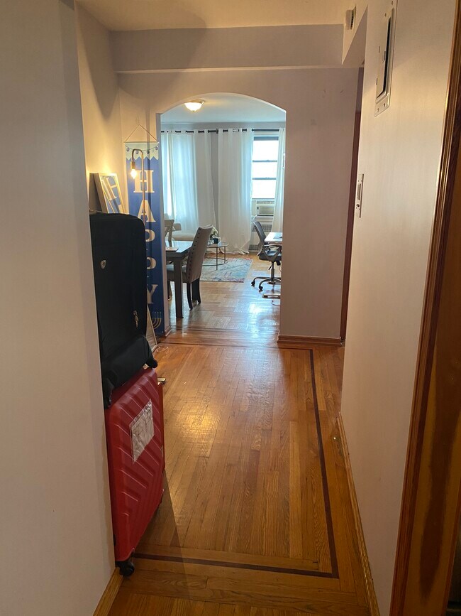 Foto del edificio - 1053 E 13th St