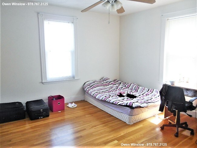 Building Photo - 11 Larose Pl