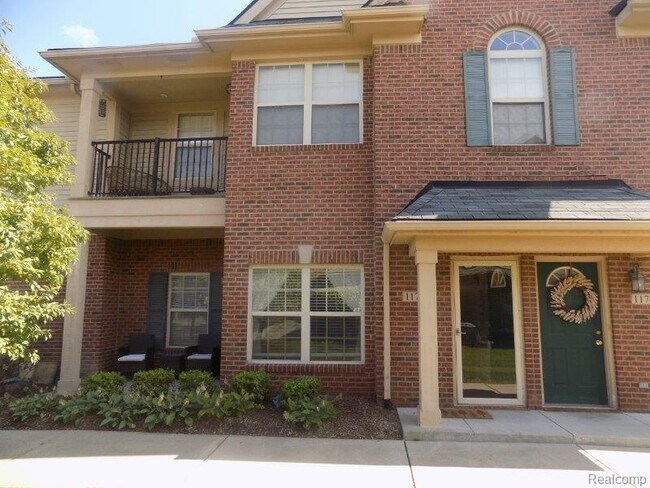Building Photo - 11740 Farmington Rd