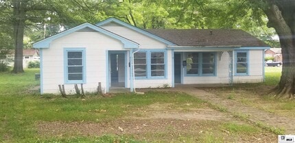 Building Photo - 1202 N McGuire Ave
