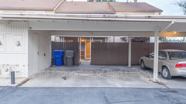 Building Photo - 11923 Royal Rd