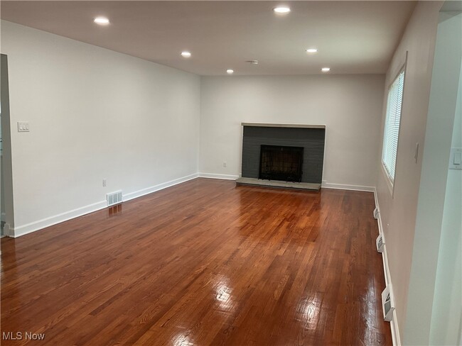 Building Photo - 3648 Avondale Rd