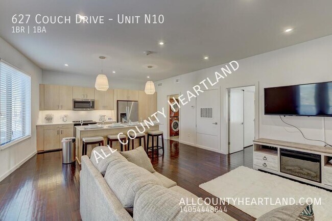 Building Photo - 627 Couch Dr