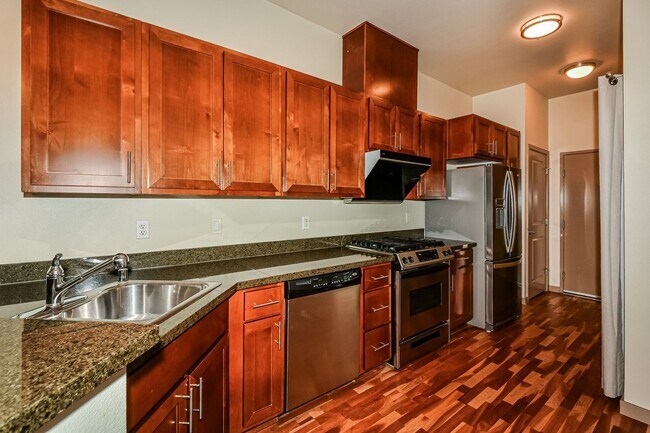 Foto del edificio - Prime Downtown Kirkland Location with Modern Finishes