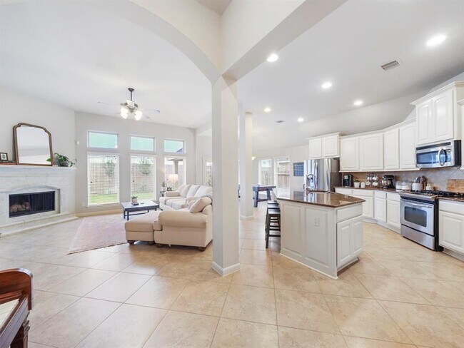 Foto del edificio - 6534 Arroyo Springs Ln