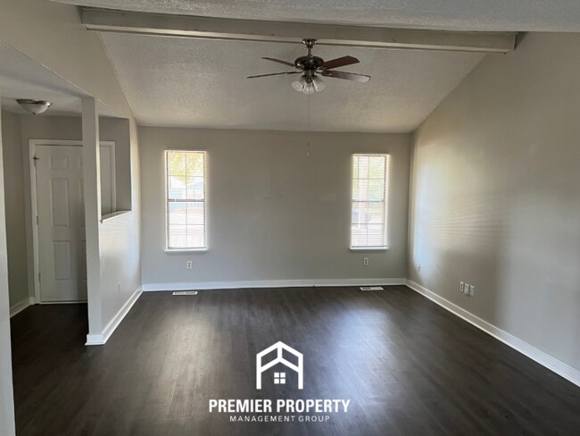 Building Photo - 131 Vasser Cir