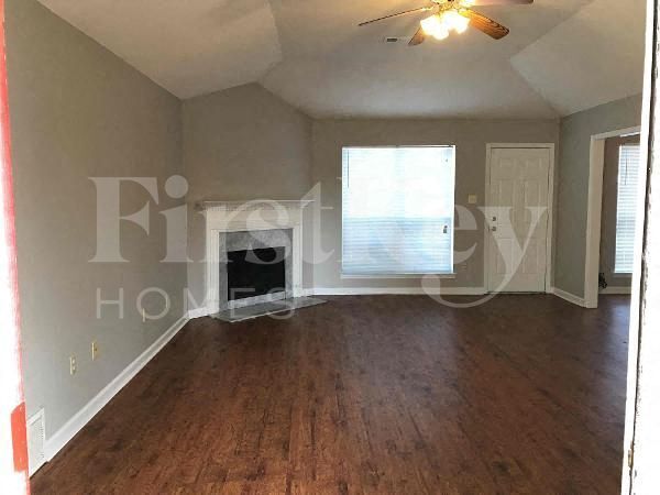 Foto del edificio - 5400 Leaning Oak Drive