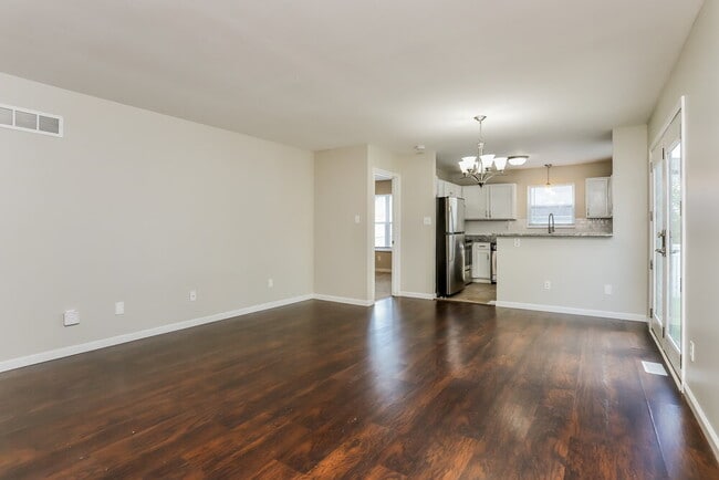 Building Photo - 1280 Garden Village Dr
