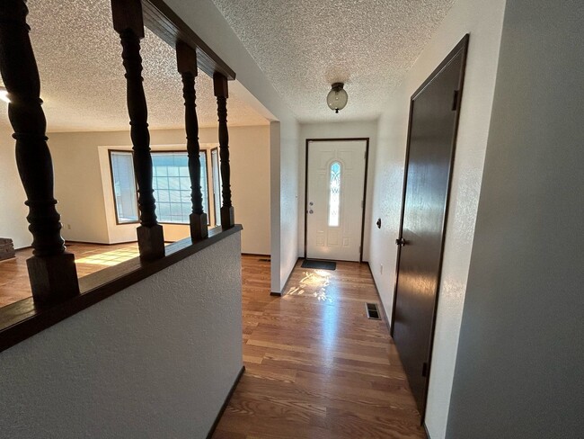 Foto del edificio - Rambler Fenced Backyard