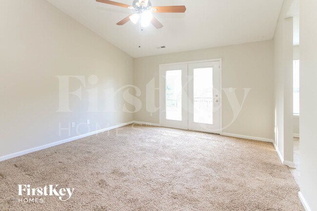 Foto del edificio - 5204 Hodson Dr