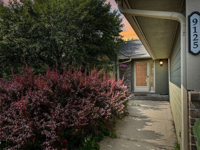 Foto del edificio - 9125 Prestwick Ct