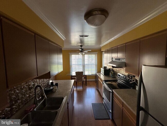 Foto del edificio - 10537 Stonington Ln