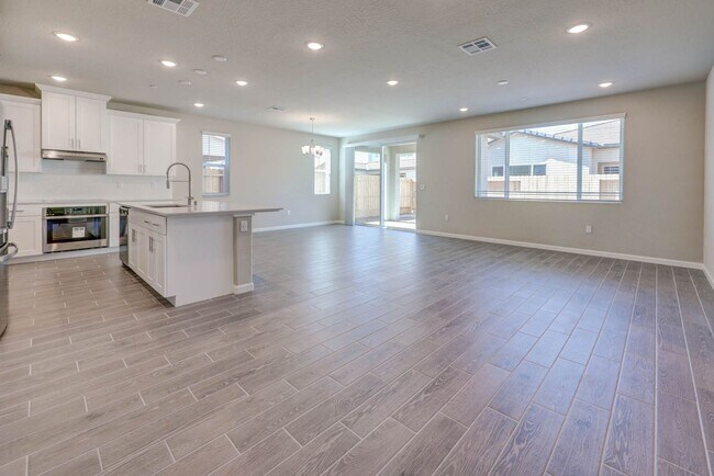 Foto del edificio - 853 Eclipse Ln