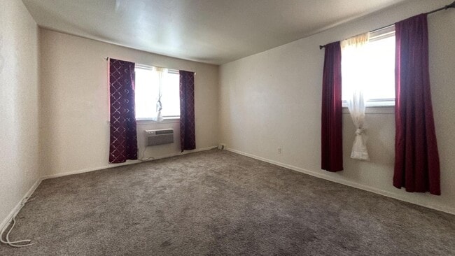 Building Photo - 9415 Lansford St