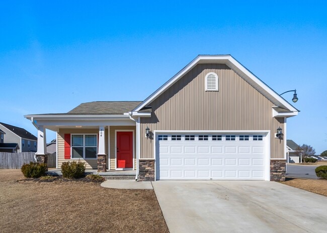 Photo - 704 Jade Ln House