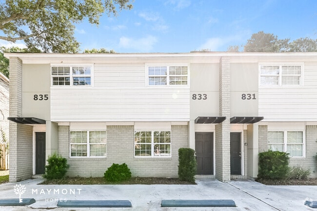 Building Photo - 833 Von Kolnitz Rd