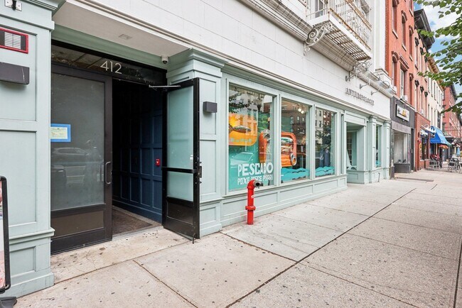 Foto del edificio - 412 Washington St