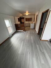 Building Photo - 160-162-162 Young St