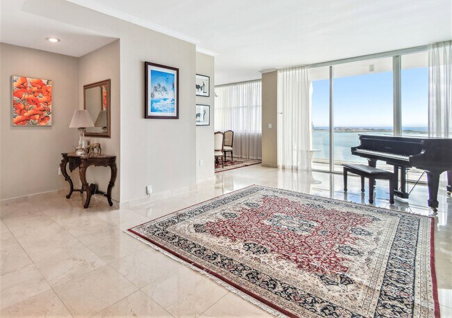 Lower Lounge - 800 Claughton Island Dr