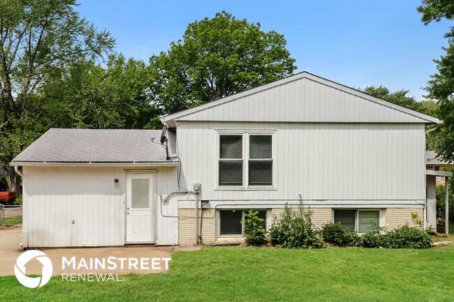 Building Photo - 551 N Powahatan Dr