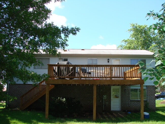 Building Photo - 2573 Millvalley Dr