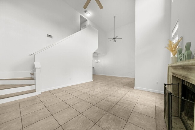 Building Photo - 94 Cll Escada