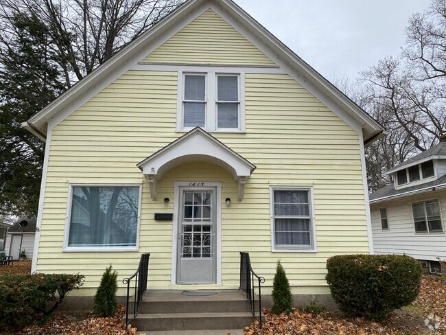 Building Photo - 1417 S 12th St