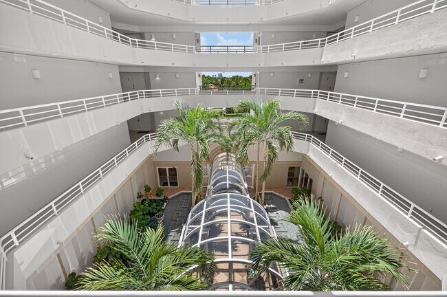 Foto del edificio - 176 Helios Dr