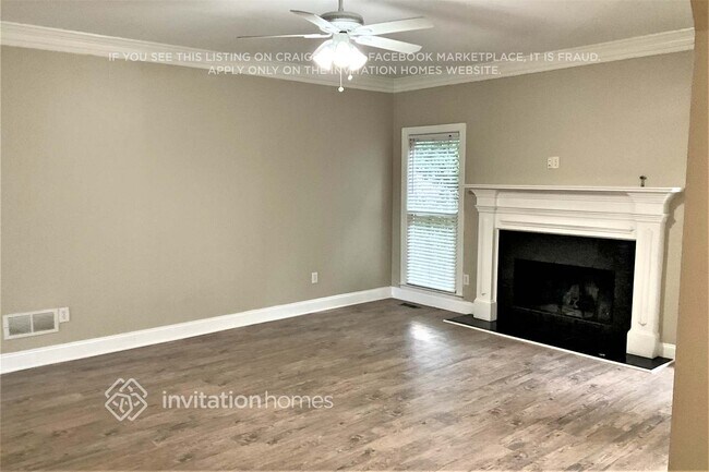 Foto del edificio - 660 Brittany Manor Ln