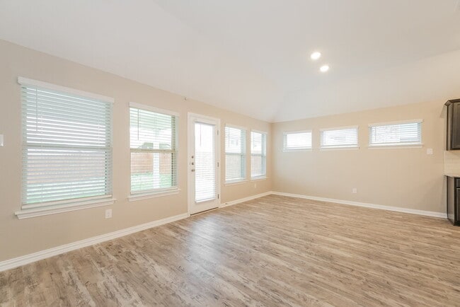 Building Photo - 5908 Bianca Dr
