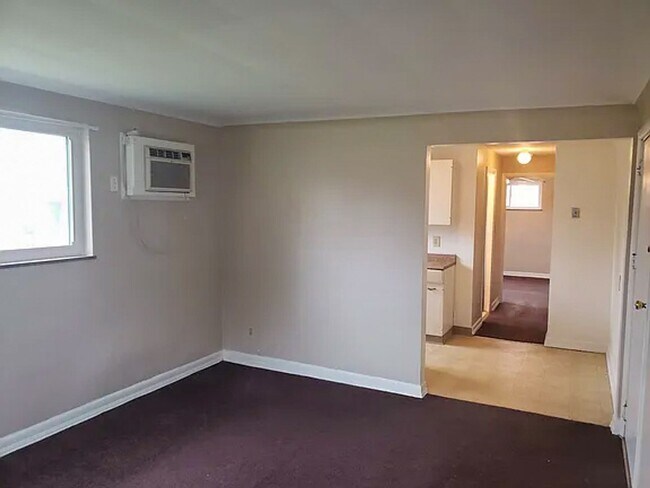 Building Photo - 7598 Boleyn Dr
