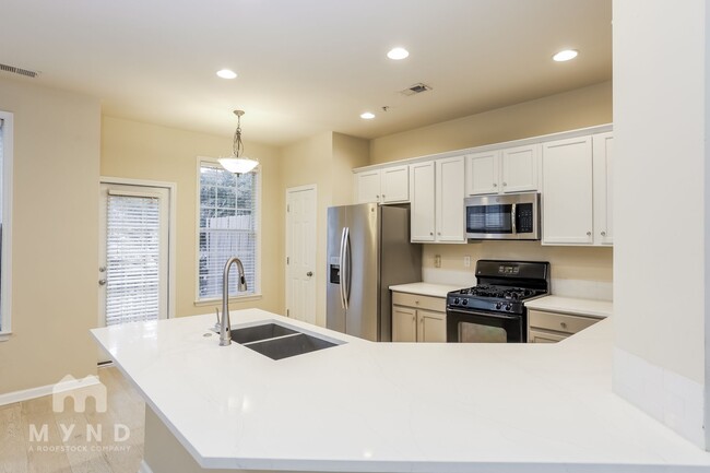 Foto del edificio - 4699 Creekside Villas Way