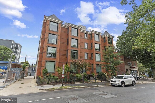 Foto del edificio - 440 Rhode Island Ave NW