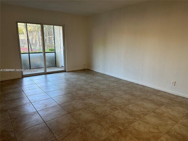 Foto del edificio - 253 S Cypress Rd